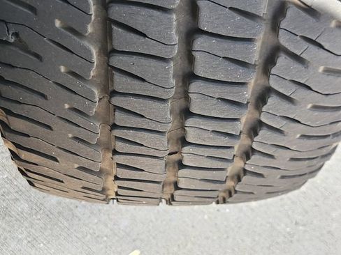 Used 2019 Ford Expedition XLT w/ Equipment Group 202A AWD/4WD image 11
