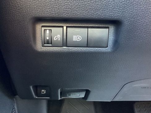 Used 2025 Toyota RAV4 XLE image 20