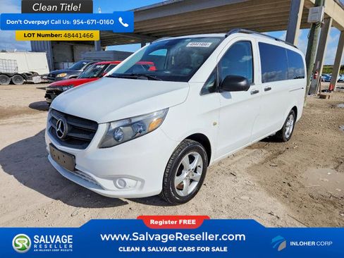 Used 2016 Mercedes-Benz Metris Passenger image 3