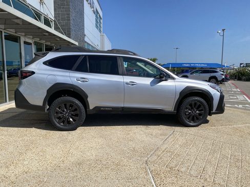 Used 2025 Subaru Outback Onyx Edition XT AWD/4WD image 7