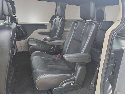 Used 2018 Dodge Grand Caravan SXT FWD image 21