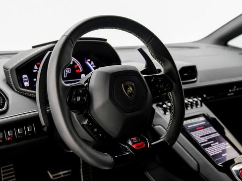 Used 2024 Lamborghini Huracan EVO AWD/4WD image 17