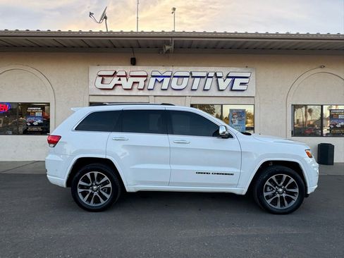 Used 2018 Jeep Grand Cherokee Overland image 3