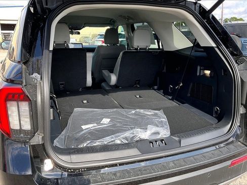 New 2026 Ford Explorer Active w/ Active Comfort Package image 24