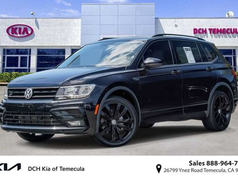 Used 2020 Volkswagen Tiguan SE R-Line FWD image 1
