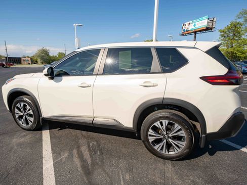 Used 2023 Nissan Rogue SV AWD/4WD image 4