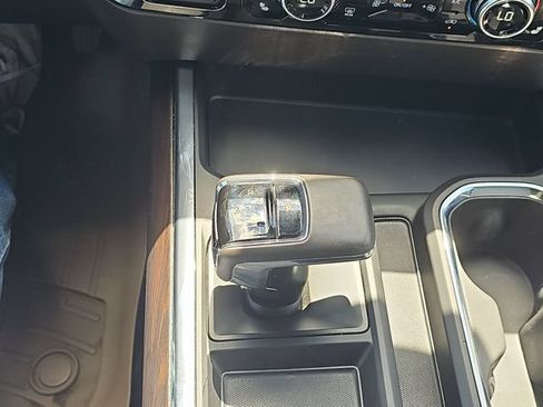 Used 2024 GMC Sierra 1500 SLT w/ SLT Convenience Package AWD/4WD image 14