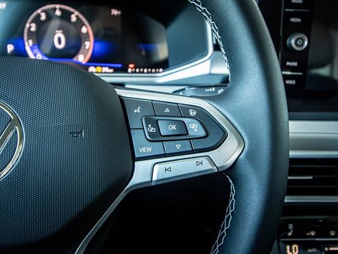 New 2026 Volkswagen Taos SE image 34