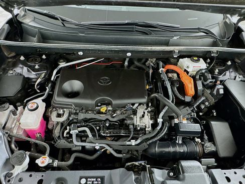 Used 2021 Toyota RAV4 XLE w/ Convenience Package image 10