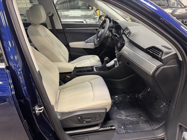 Certified 2023 Audi Q3 2.0T Premium w/ Convenience Package AWD/4WD image 30