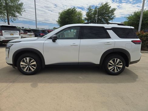 New 2026 Nissan Pathfinder SL FWD image 6