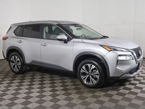 Used 2022 Nissan Rogue SV AWD/4WD image 12