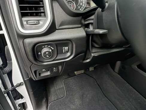 Used 2023 RAM 1500 Big Horn image 27