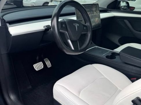 Used 2024 Tesla Model Y Performance AWD/4WD image 14