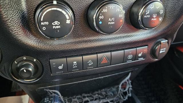 Used 2013 Jeep Wrangler Unlimited Sahara AWD/4WD image 21