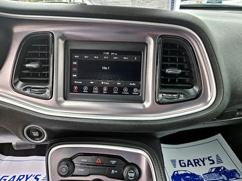 Used 2019 Dodge Challenger SXT image 17