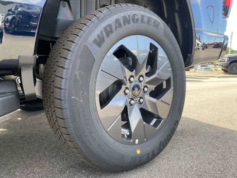 New 2025 Ford F150 Lightning Flash AWD/4WD image 9