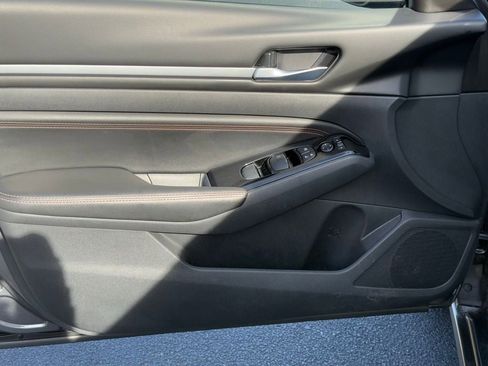 Used 2023 Nissan Altima 2.5 SR image 16