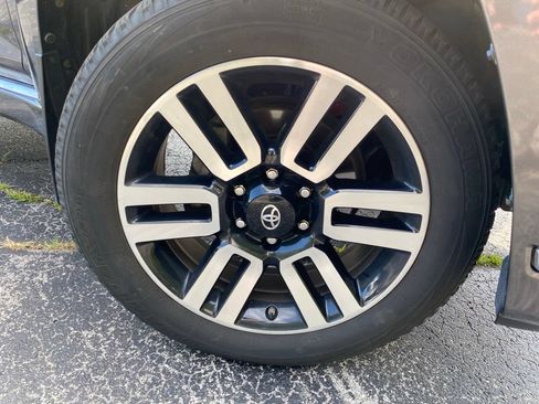 Used 2020 Toyota 4Runner Limited AWD/4WD image 2