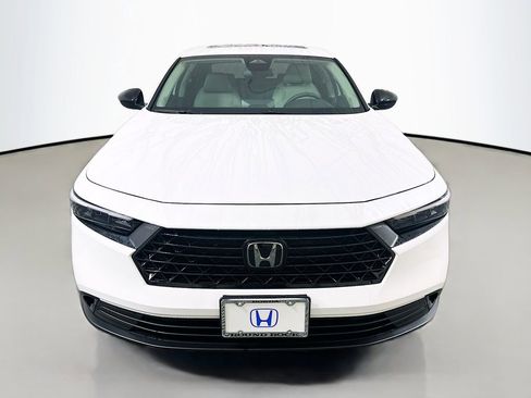 Certified 2025 Honda Accord SE image 2