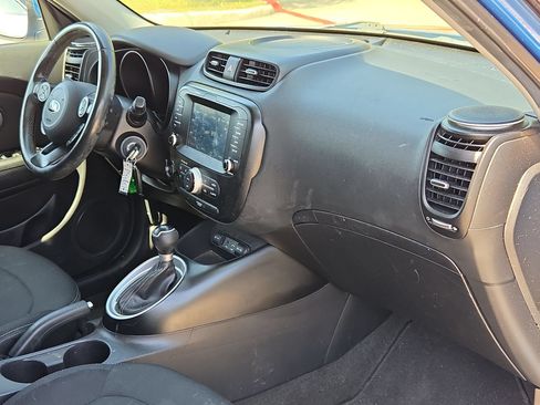 Used 2018 Kia Soul + FWD image 28