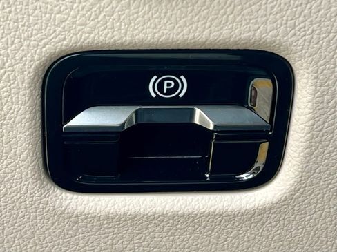 Certified 2023 Mercedes-Benz C 300 4MATIC Sedan image 26