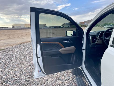 Used 2026 GMC Canyon Denali AWD/4WD image 12
