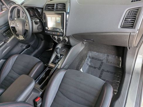 Used 2025 Mitsubishi Outlander Sport SE AWD/4WD image 31