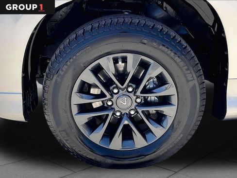 Used 2023 Lexus GX 460 Premium AWD/4WD image 11