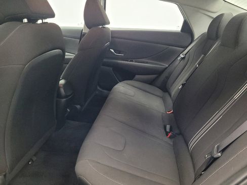 Used 2024 Hyundai Elantra SEL image 18