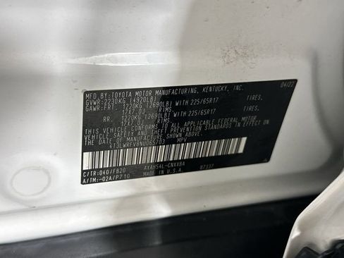 Used 2022 Toyota RAV4 LE AWD/4WD image 34