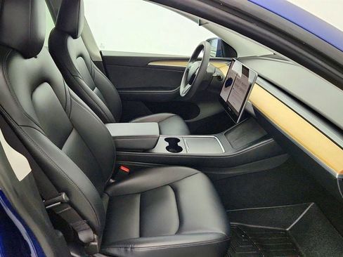 Used 2023 Tesla Model Y AWD image 29