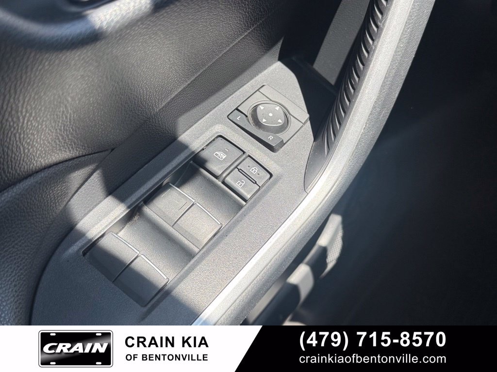 Used 2022 Toyota RAV4 SE AWD/4WD image 10
