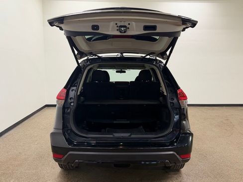 Used 2018 Nissan Rogue SV image 5