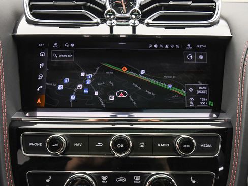 New 2025 Bentley Bentayga image 37