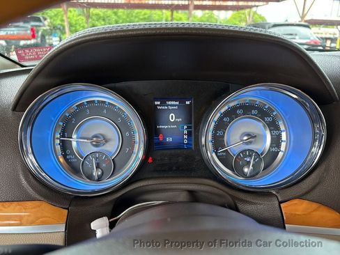 Used 2013 Chrysler 300 C RWD image 12