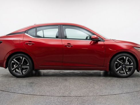 Used 2024 Nissan Sentra SV FWD image 11