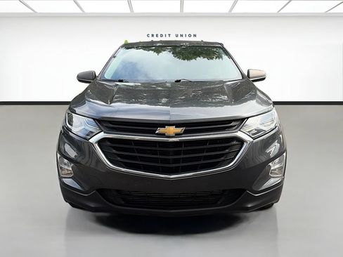 Used 2020 Chevrolet Equinox LS w/ LS Convenience Package FWD image 2