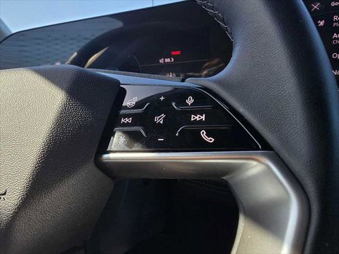 Used 2025 Audi Q6 e-tron Prestige image 33