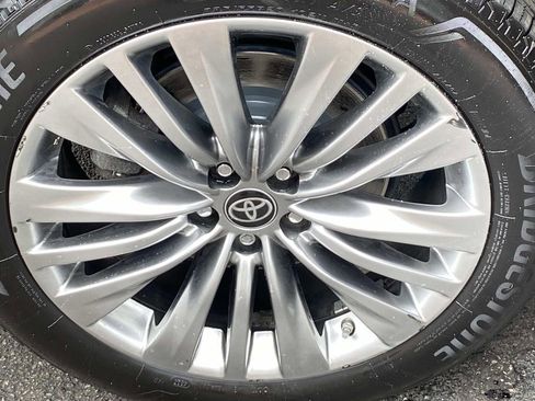 Used 2024 Toyota Highlander Platinum AWD/4WD image 31