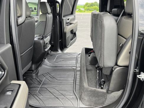 Used 2024 Chevrolet Silverado 2500 ZR2 w/ Technology Package image 21