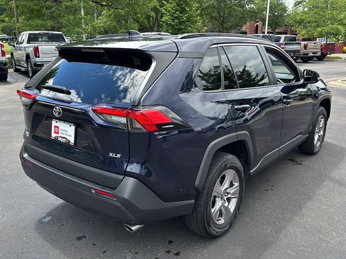Used 2024 Toyota RAV4 XLE FWD image 10
