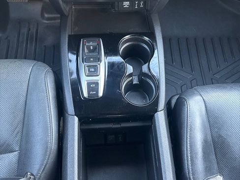 Used 2018 Honda Pilot Elite image 18
