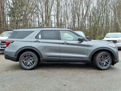 New 2026 Ford Explorer ST-Line image 4