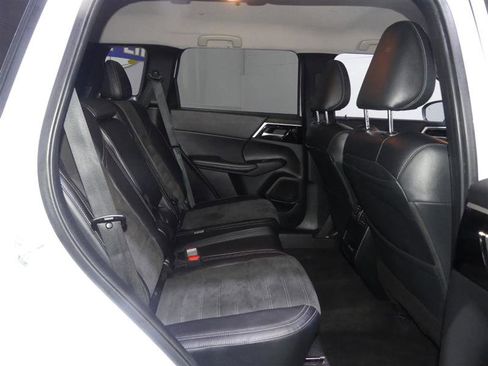 Used 2024 Mitsubishi Outlander SE AWD/4WD image 27