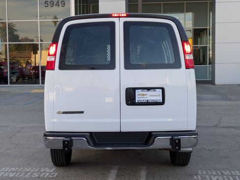 Used 2024 Chevrolet Express 2500 w/ Driver Convenience Package image 6
