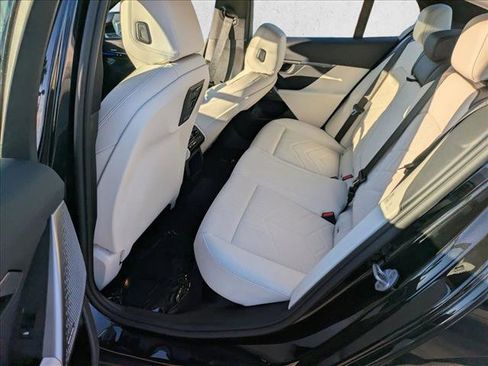 Certified 2025 BMW 530i image 19