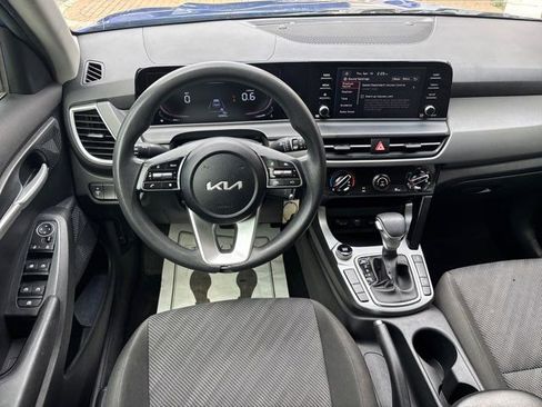 Used 2024 Kia Seltos LX AWD/4WD image 21