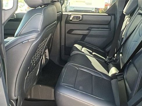New 2025 Ford Bronco Badlands image 18