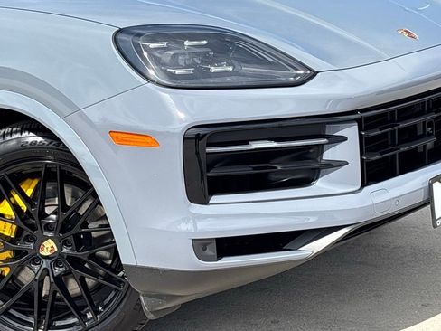 Used 2024 Porsche Cayenne Coupe image 8